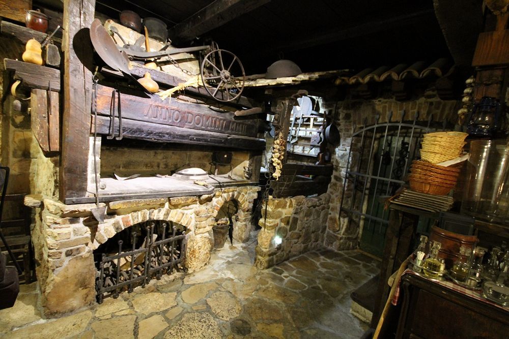 XIV Century Rooms Kaštela Exteriér fotografie